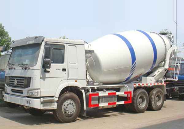 4方混凝土運(yùn)輸車